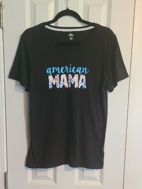 Black "American Mama" Graphic Tee